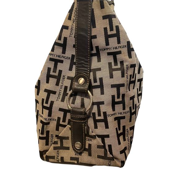 Tommy Hilfiger Logo Hobo Shoulder Bag - Picture 3 of 4